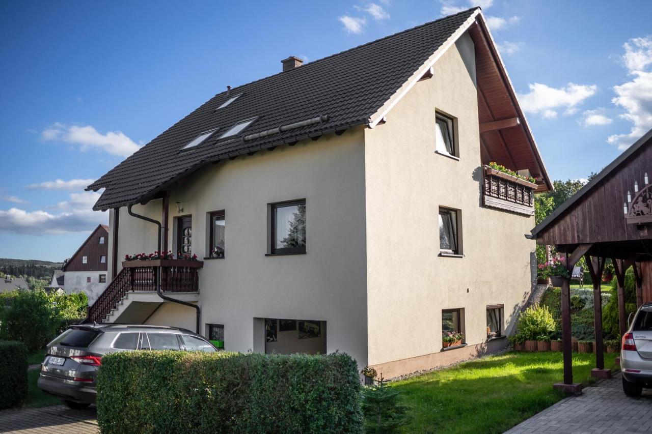 Ferienwohnung In Ruhiger Waldrandlage Barenstein Exterior photo
